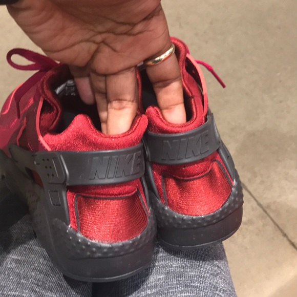 🔥 Nike Air Huarache “Red October” – 2 Pairs Available! 🔥 - Picture 6 of 6